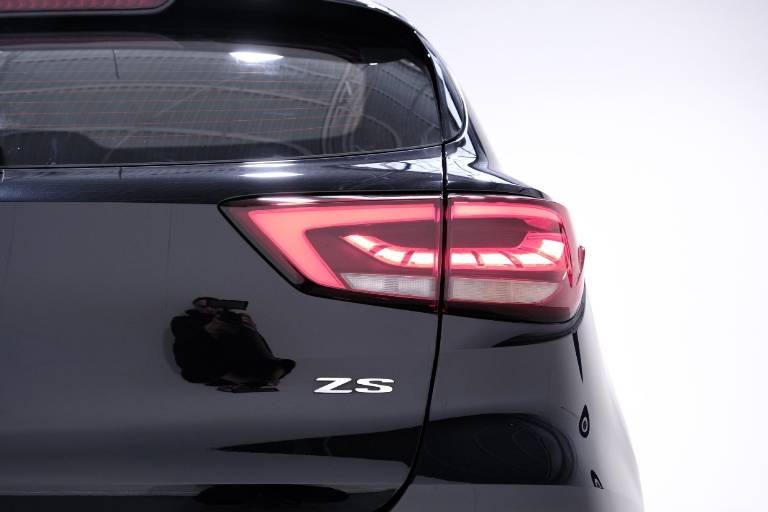 MG ZS 43