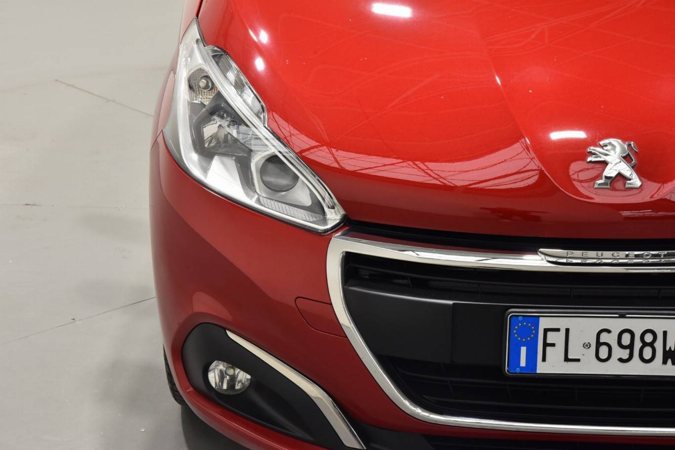 PEUGEOT 208 17