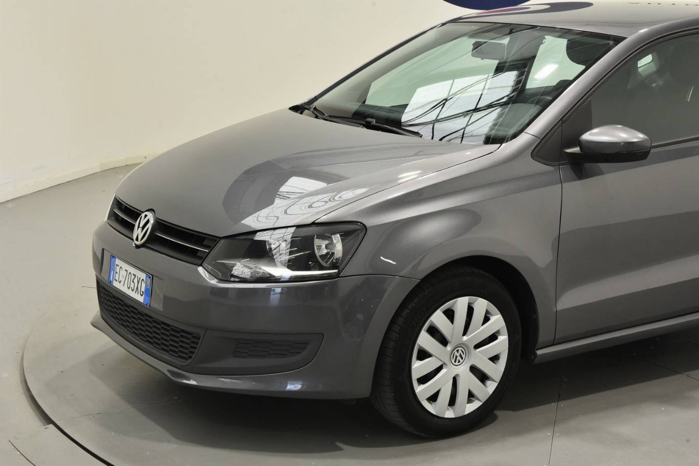 VOLKSWAGEN Polo 33