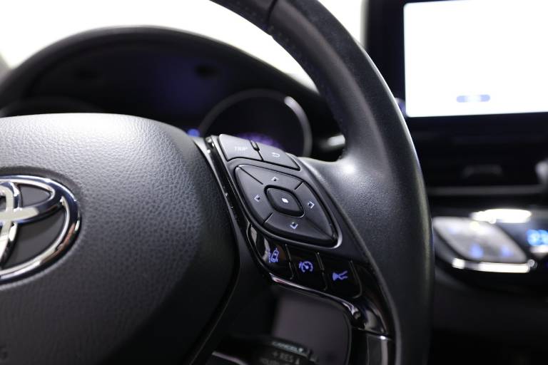 TOYOTA C-HR 22