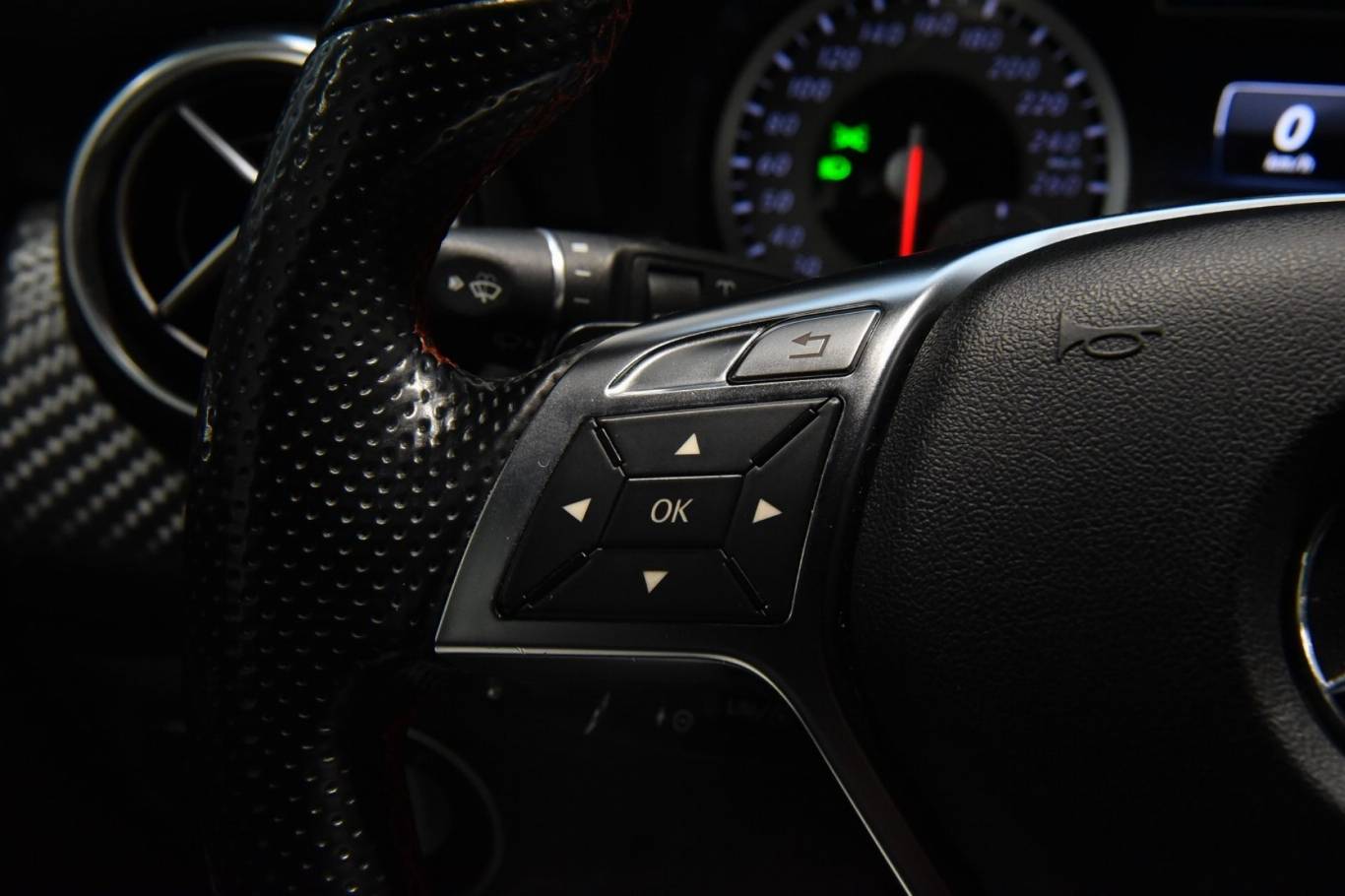 MERCEDES-BENZ A 180 9