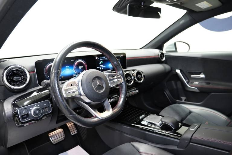 MERCEDES-BENZ A 180 5