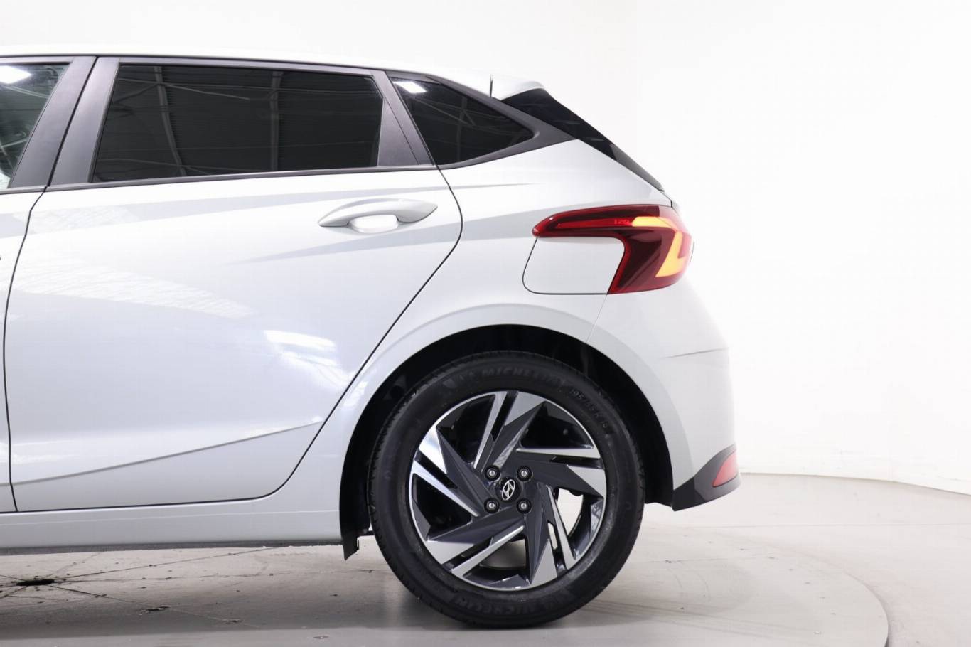 HYUNDAI I20 34