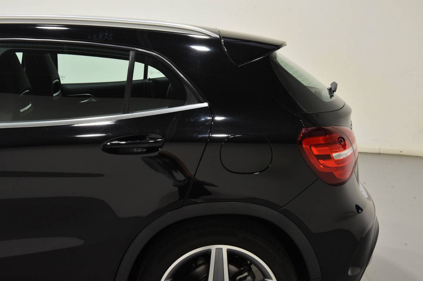 MERCEDES-BENZ GLA 180 45