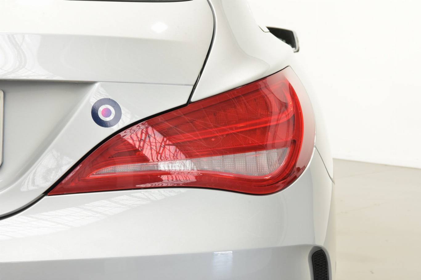 MERCEDES-BENZ CLA 200 17