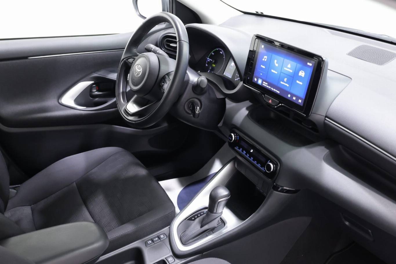 TOYOTA Yaris 41