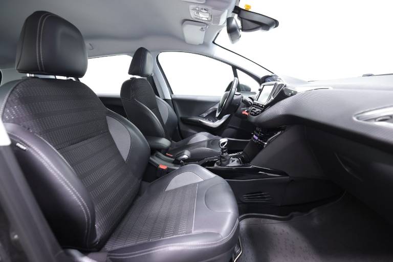 PEUGEOT 2008 38