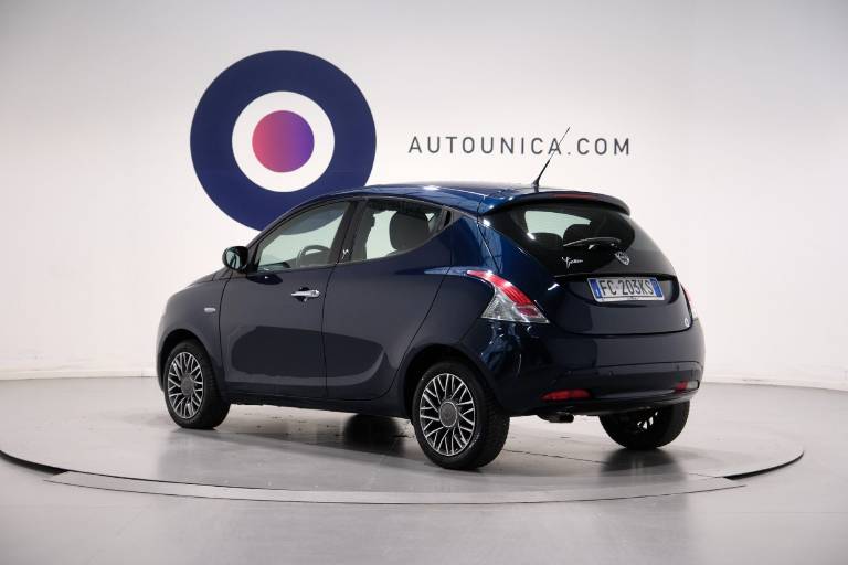 LANCIA Ypsilon 18