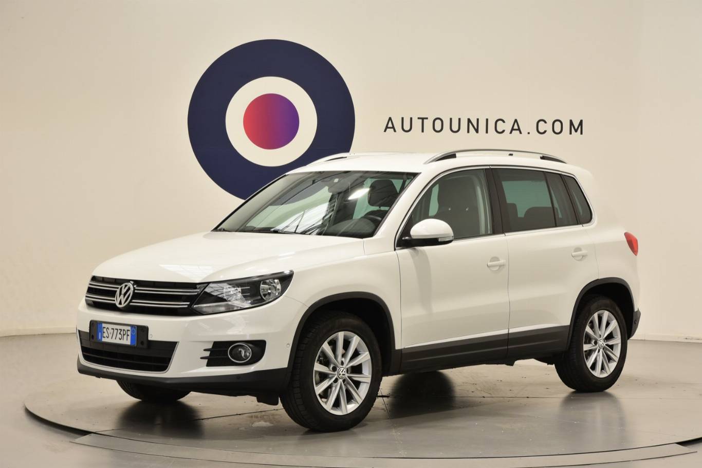 VOLKSWAGEN Tiguan 1