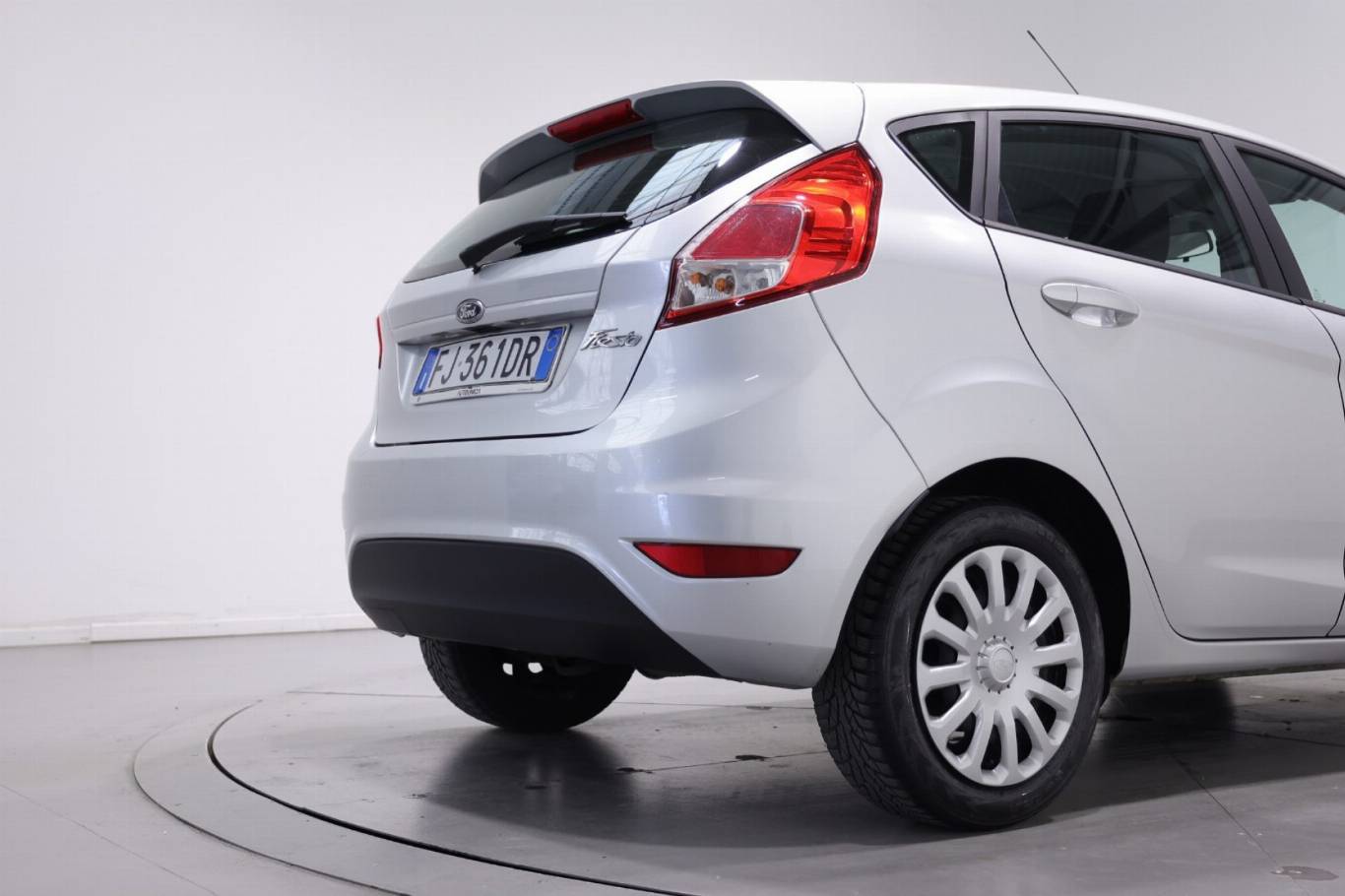 FORD Fiesta 13