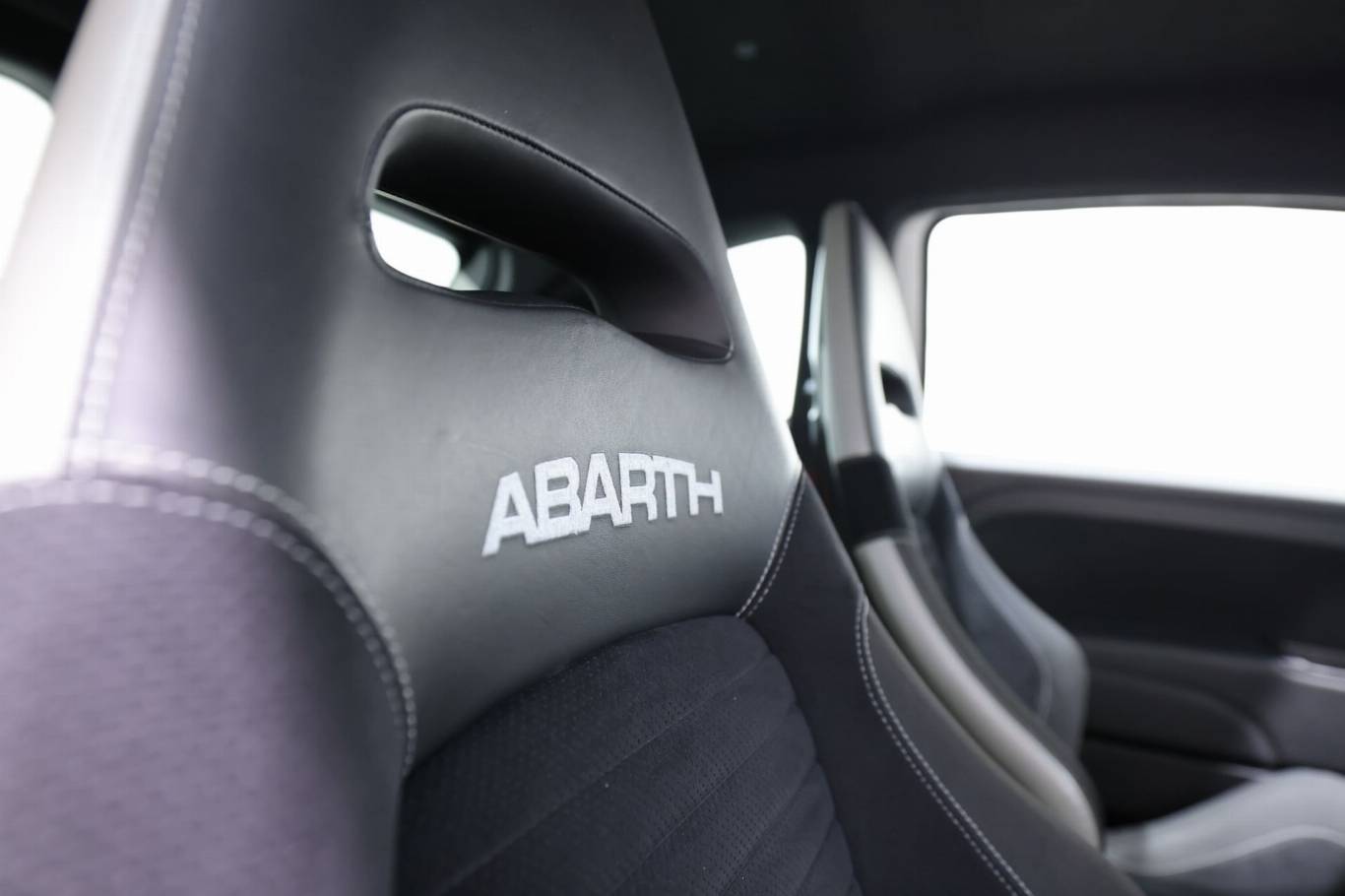 ABARTH 595 47