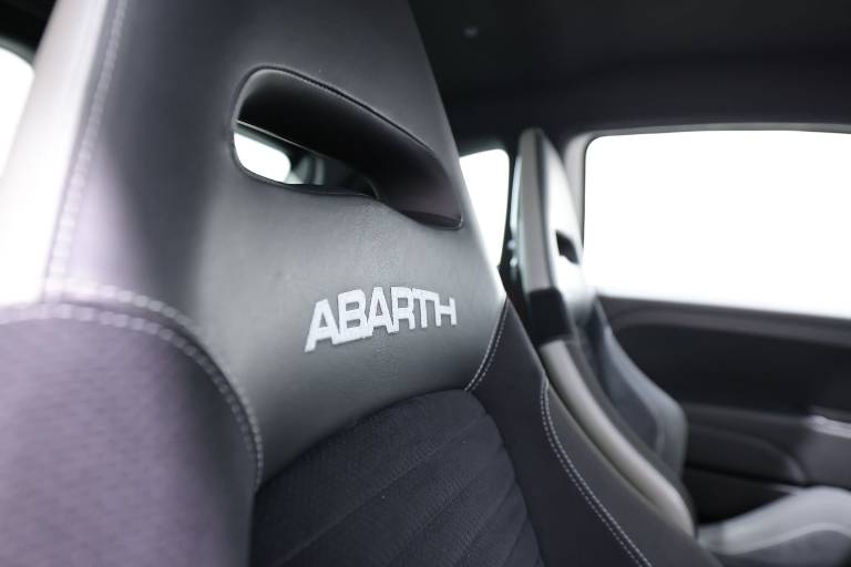 ABARTH 595 47
