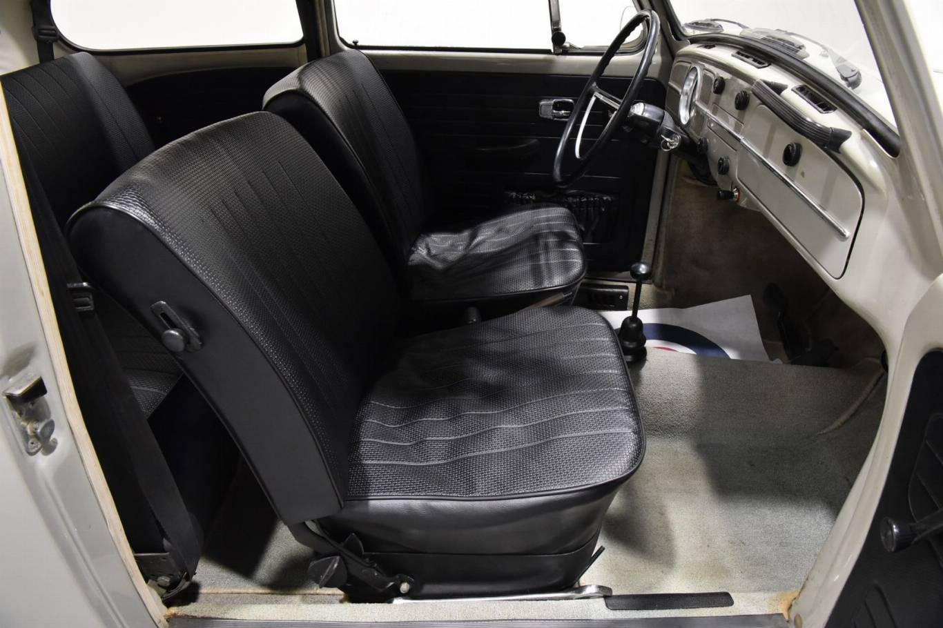 VOLKSWAGEN Maggiolino 24