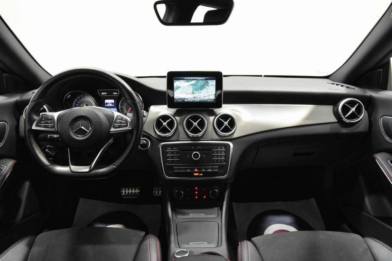 MERCEDES-BENZ CLA 200 21