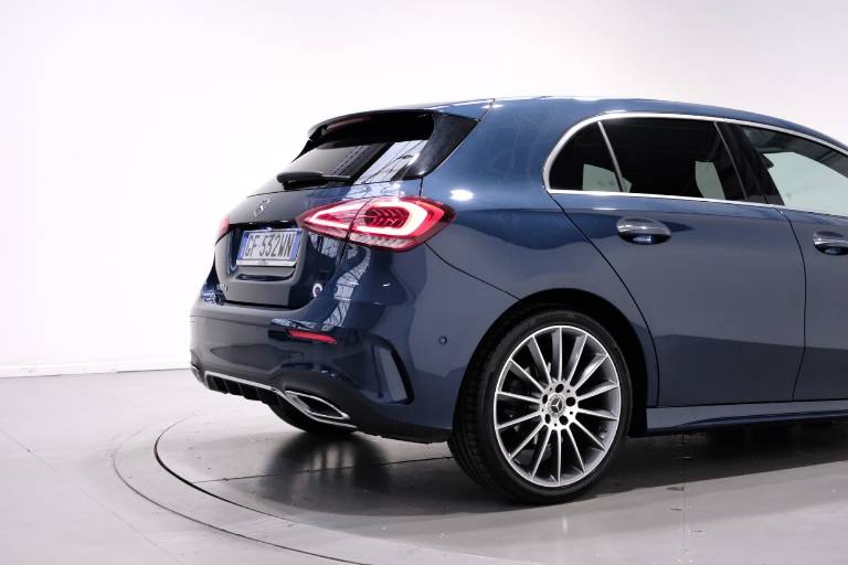 MERCEDES-BENZ A 180 57