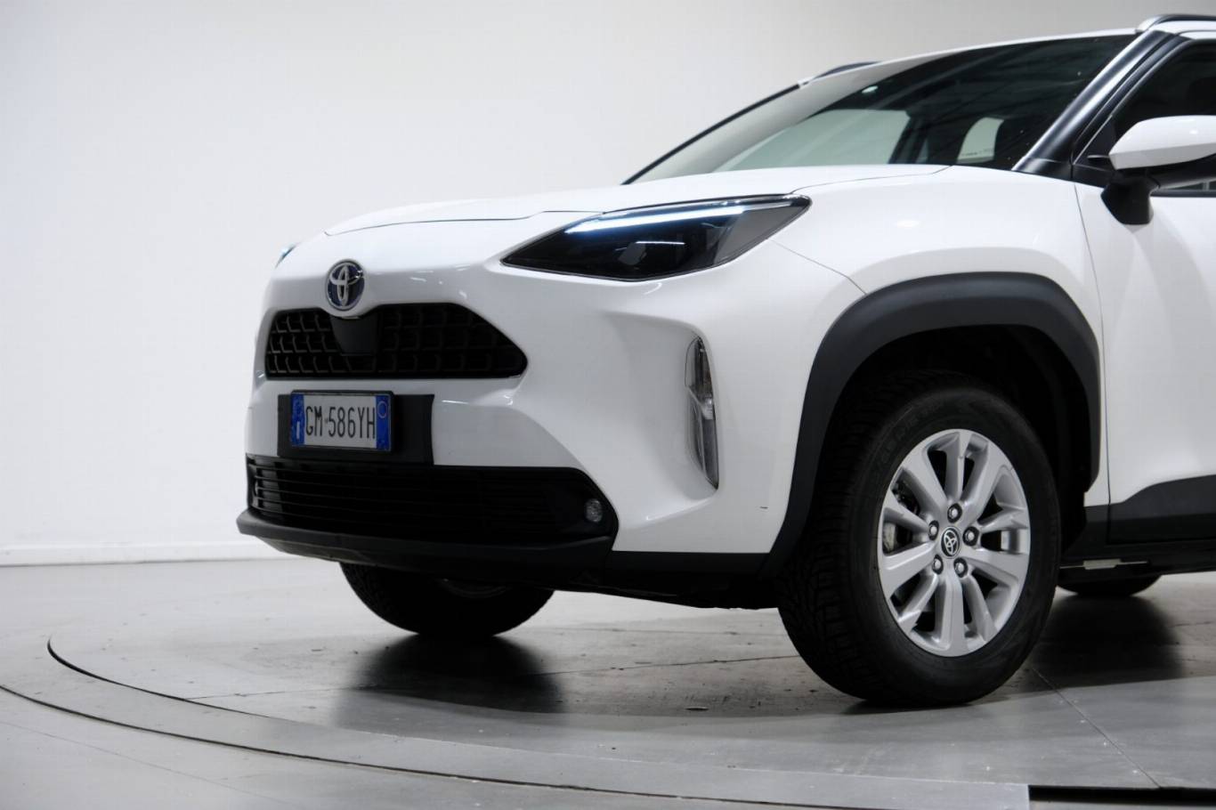 TOYOTA Yaris Cross 11