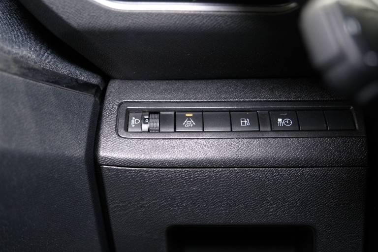PEUGEOT 3008 26