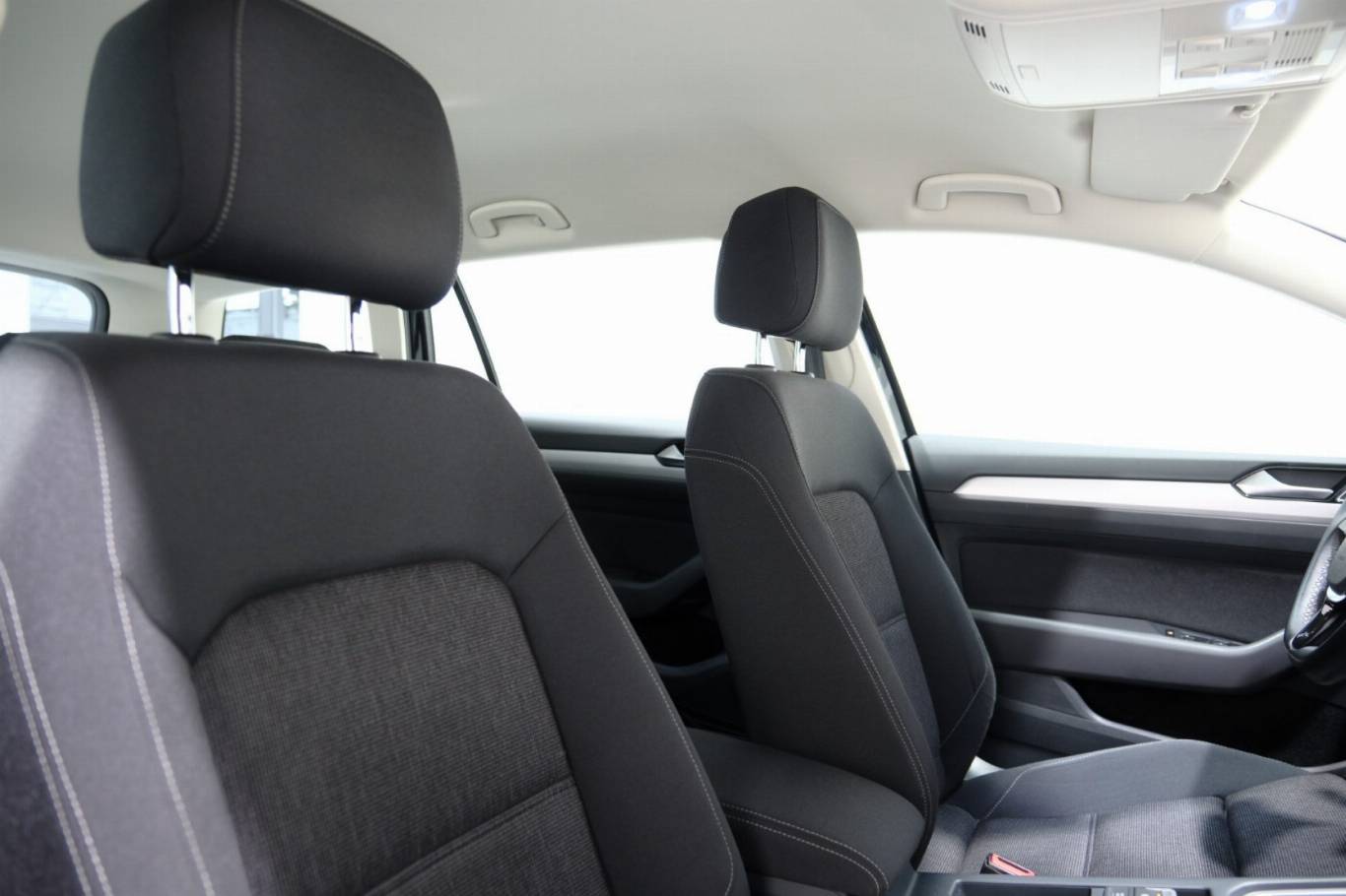 VOLKSWAGEN Passat Variant 61