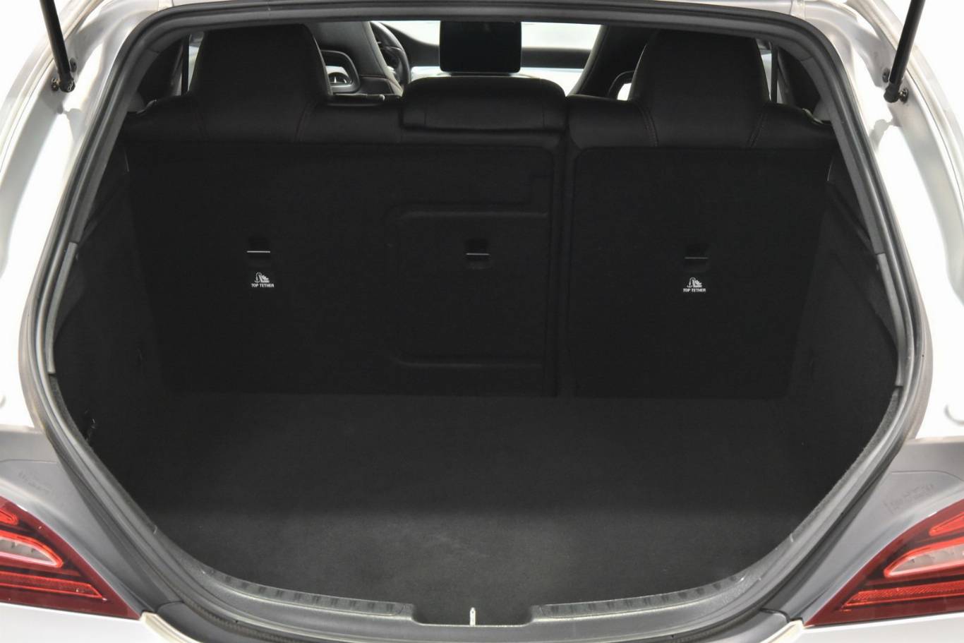 MERCEDES-BENZ CLA 220 56