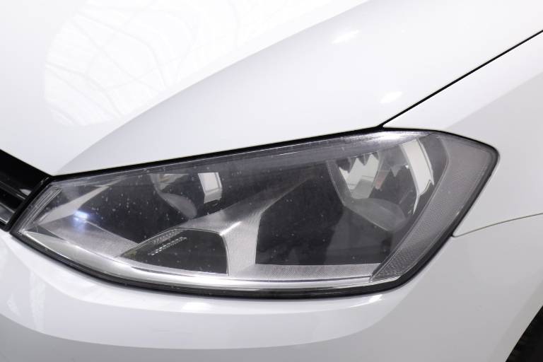 VOLKSWAGEN Golf 39