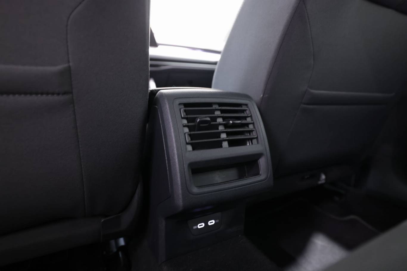 VOLKSWAGEN Golf 34