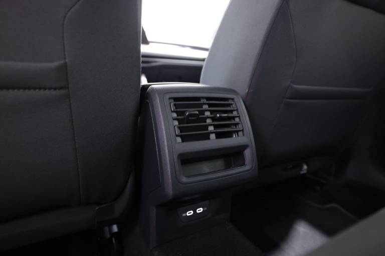 VOLKSWAGEN Golf 34