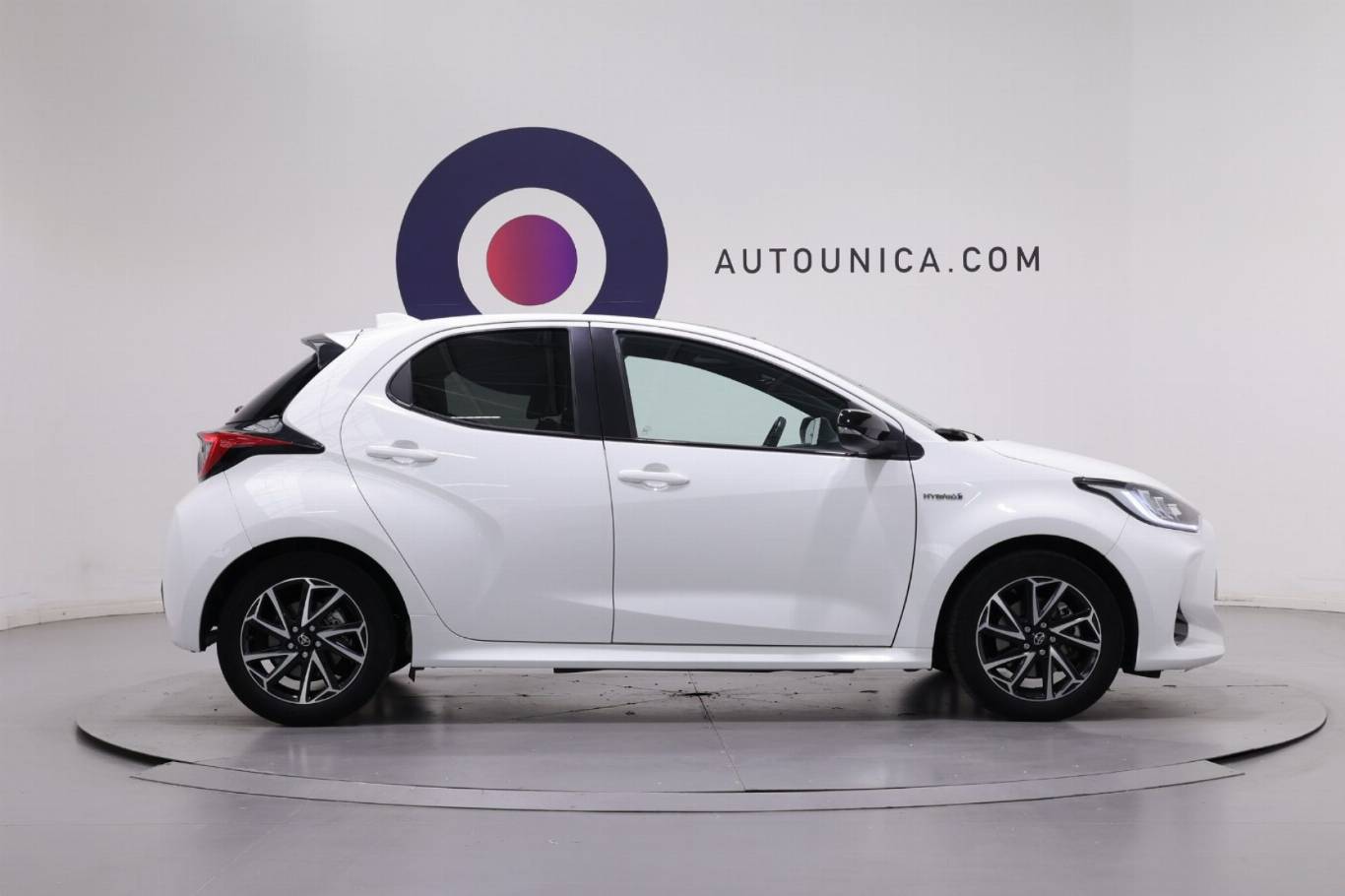 TOYOTA Yaris 4