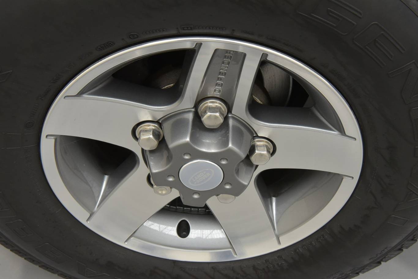 LAND ROVER Defender 37