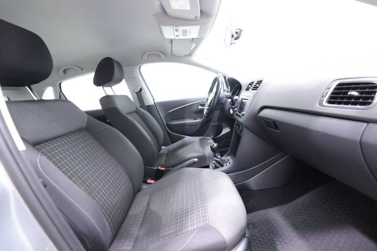 VOLKSWAGEN Polo 39