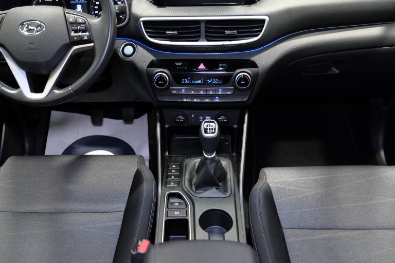 HYUNDAI Tucson 43