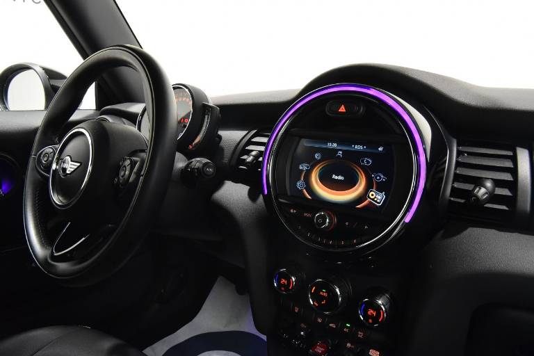 MINI Cooper D 32