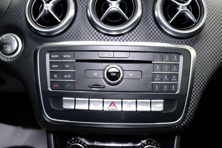 MERCEDES-BENZ A 180 28