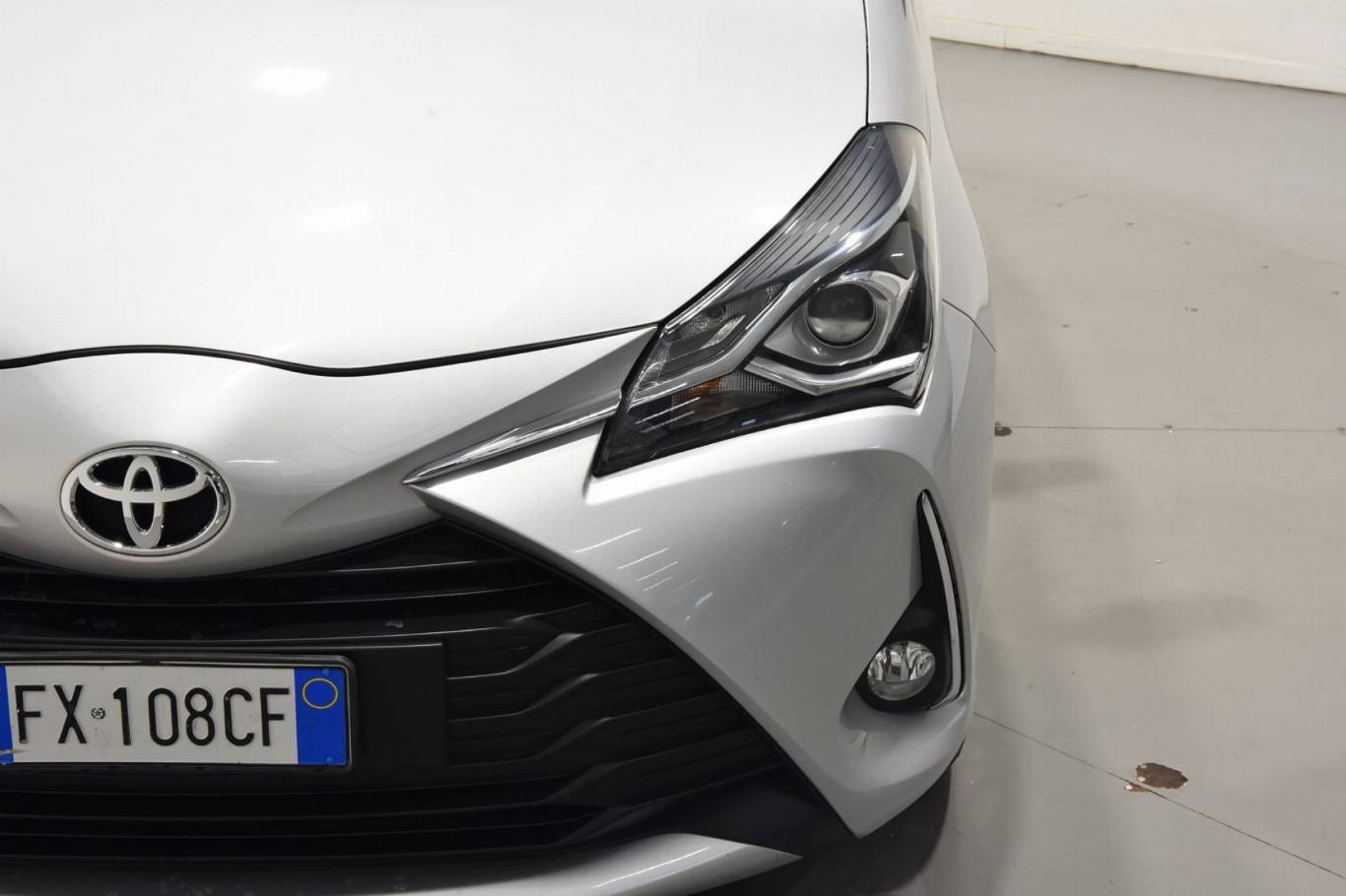 TOYOTA Yaris 14