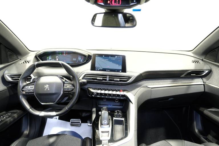 PEUGEOT 3008 9