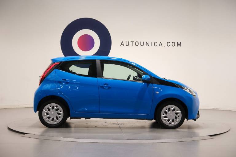 TOYOTA Aygo 4