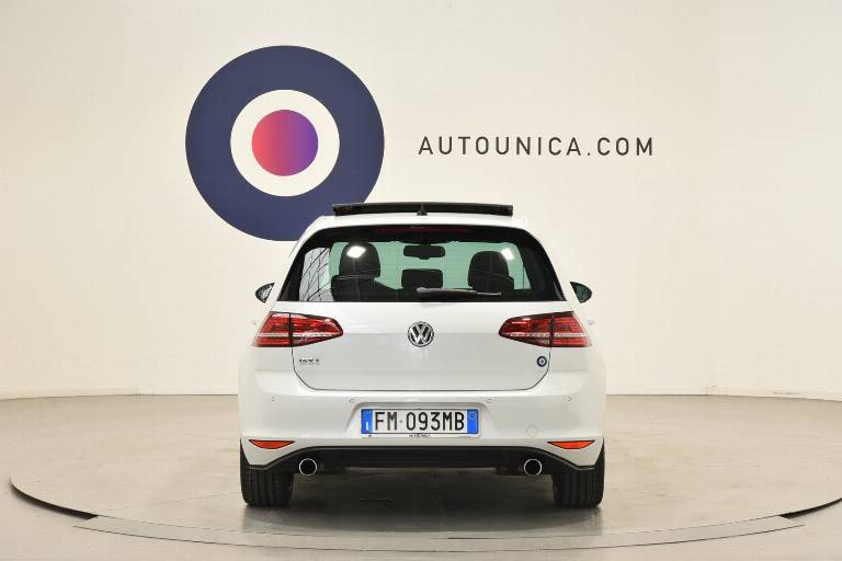 VOLKSWAGEN Golf GTI 6