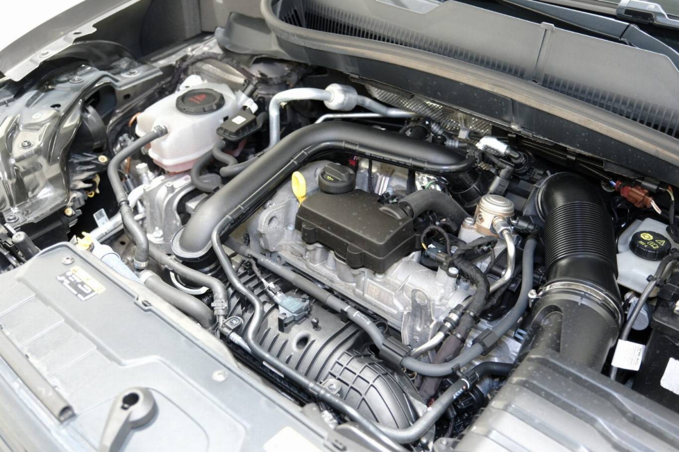 VOLKSWAGEN T-Cross 54