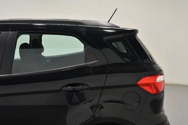 FORD EcoSport 42