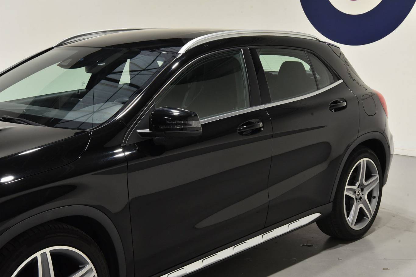 MERCEDES-BENZ GLA 180 43