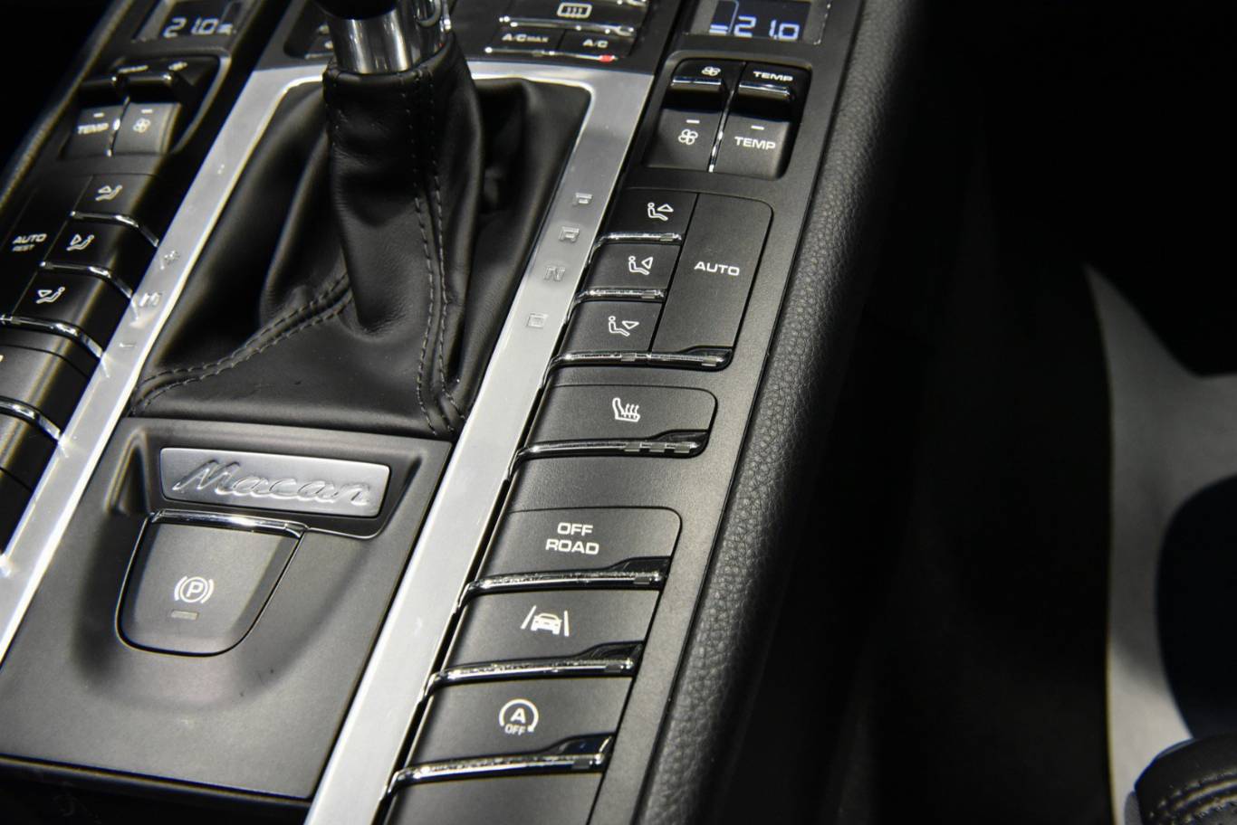 PORSCHE Macan 50
