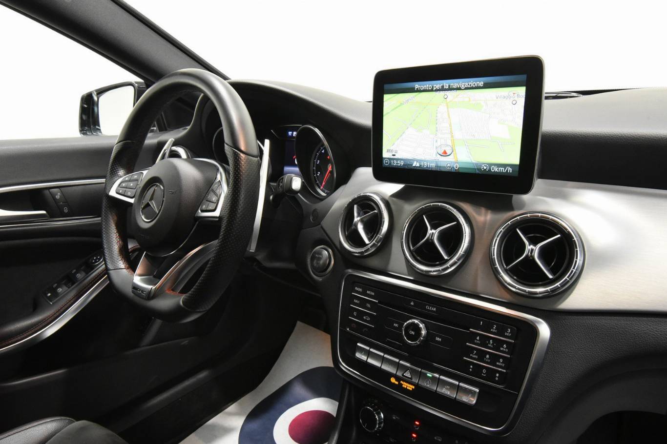 MERCEDES-BENZ CLA 180 28