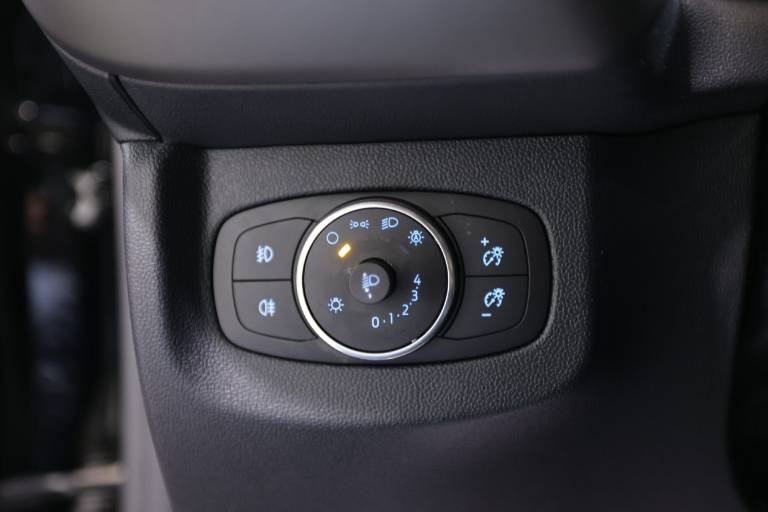 FORD Tourneo Courier 25