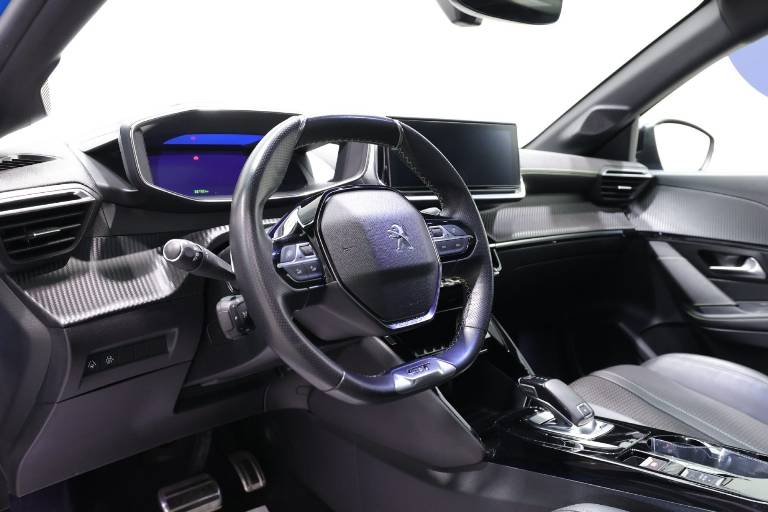 PEUGEOT 208 5