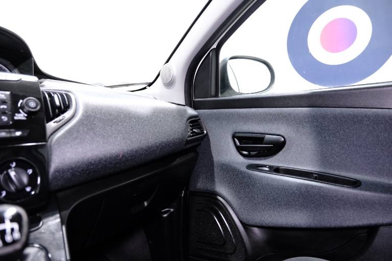 LANCIA Ypsilon 29