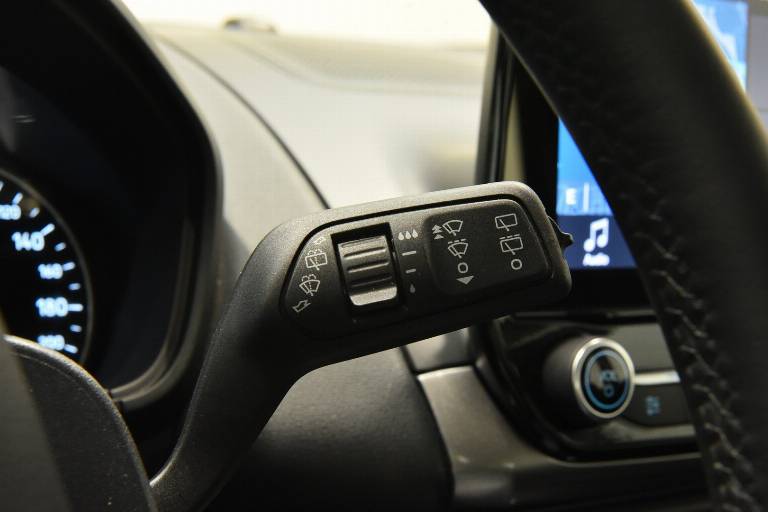 FORD EcoSport 32