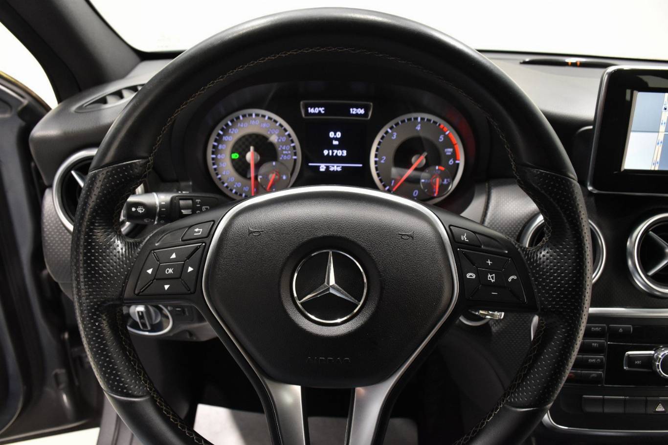 MERCEDES-BENZ A 180 17