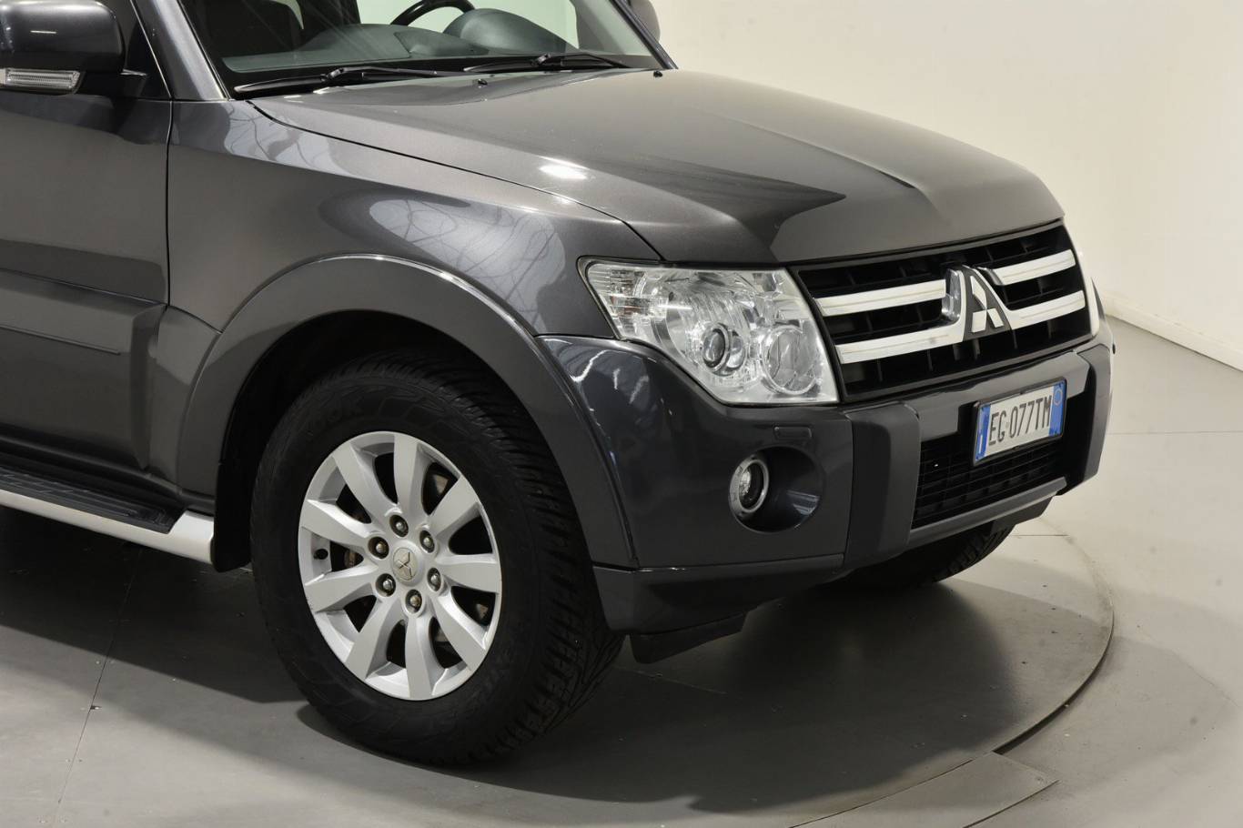 MITSUBISHI Pajero 16