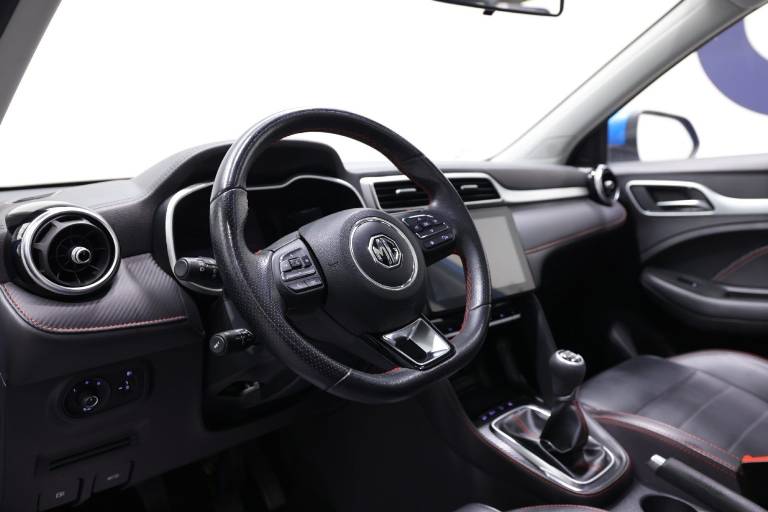 MG ZS 5