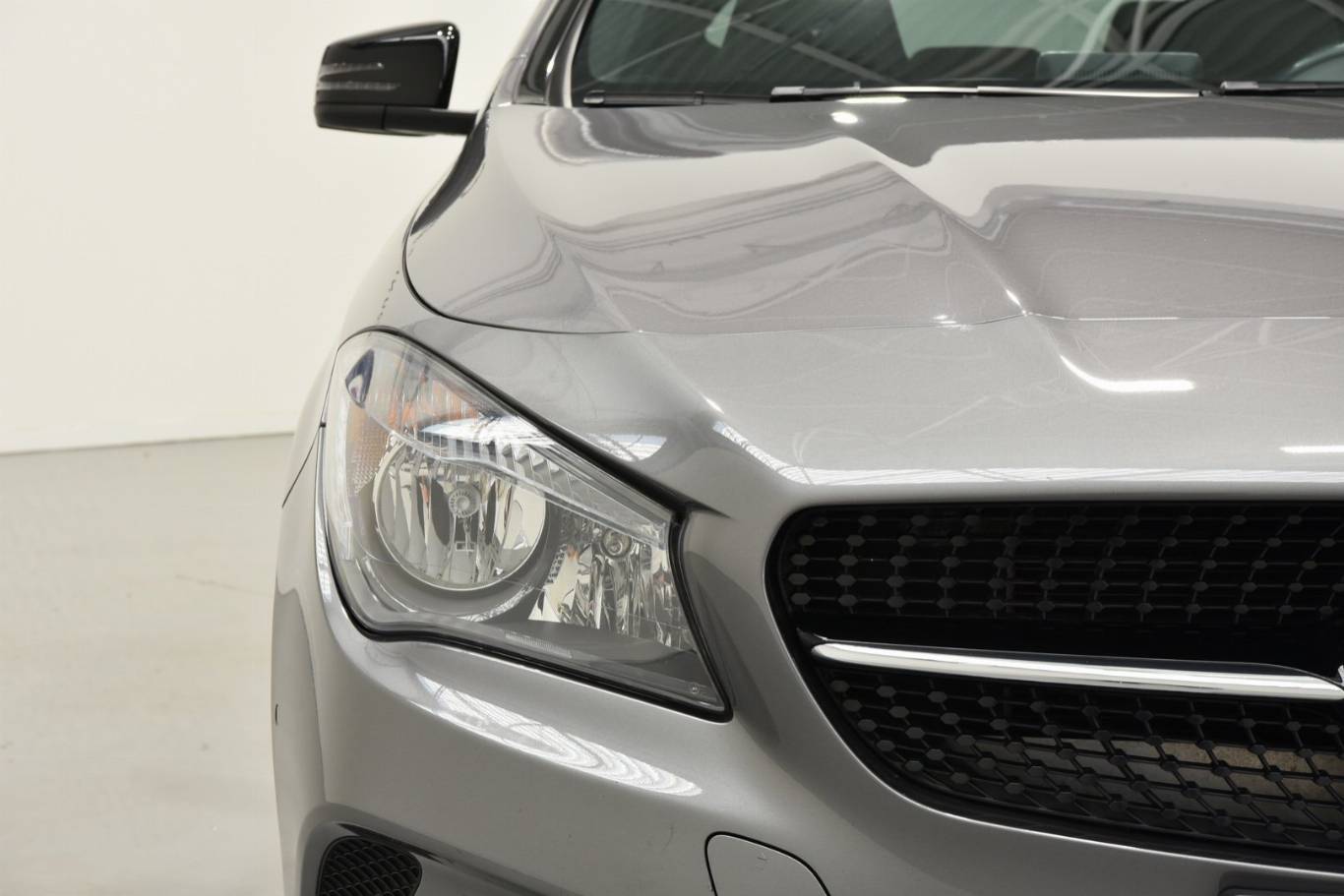 MERCEDES-BENZ CLA 200 17
