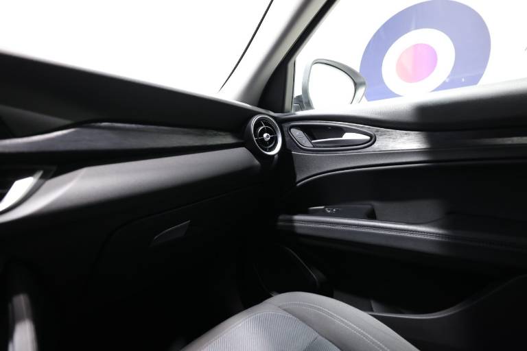 ALFA ROMEO Stelvio 32